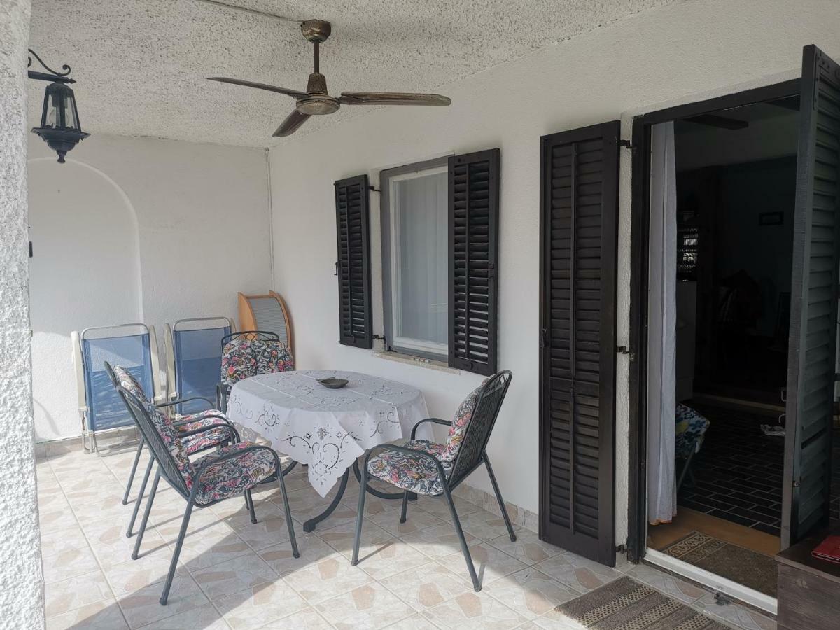 Apartma Soncek Premantura Luaran gambar